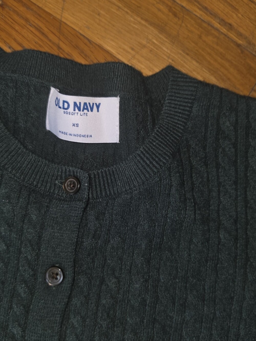 Cableknit Cardigan - Picture 2 of 3